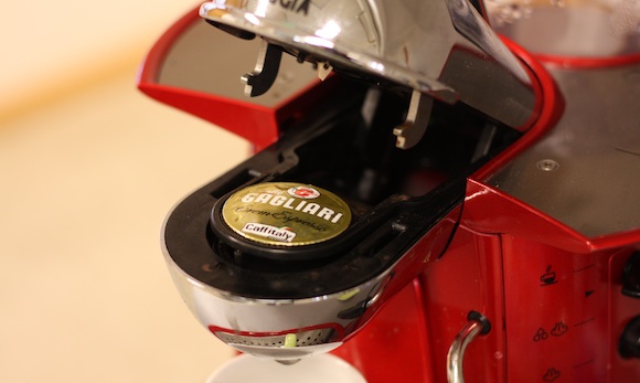 espresso-capsule-in-machine